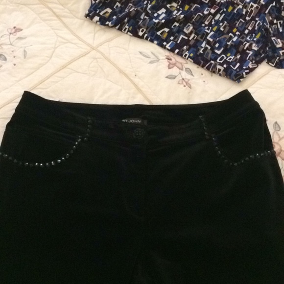 St. John Designer Black Velvet Pants Size 8 - Picture 2 of 4